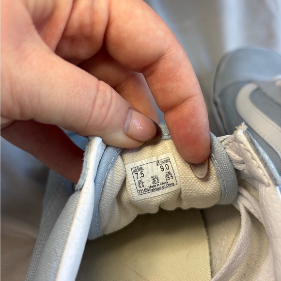 Vans Old Skool Baby Blue / True White - Woman’s Size 9 / Men’s Size 7.5 - Picture 5 of 6